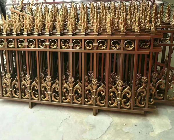 鋁藝護欄有哪些常見的應用？